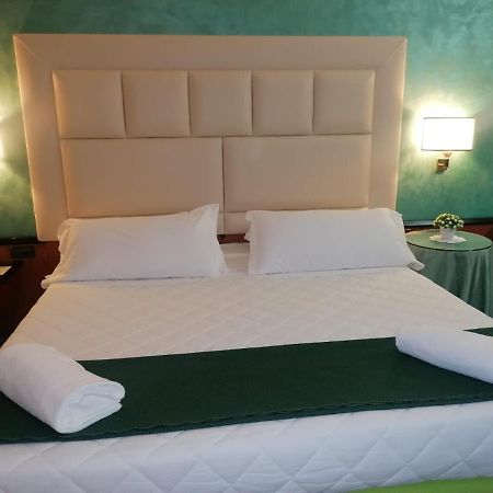 Hotel Principe Pomezia Esterno foto