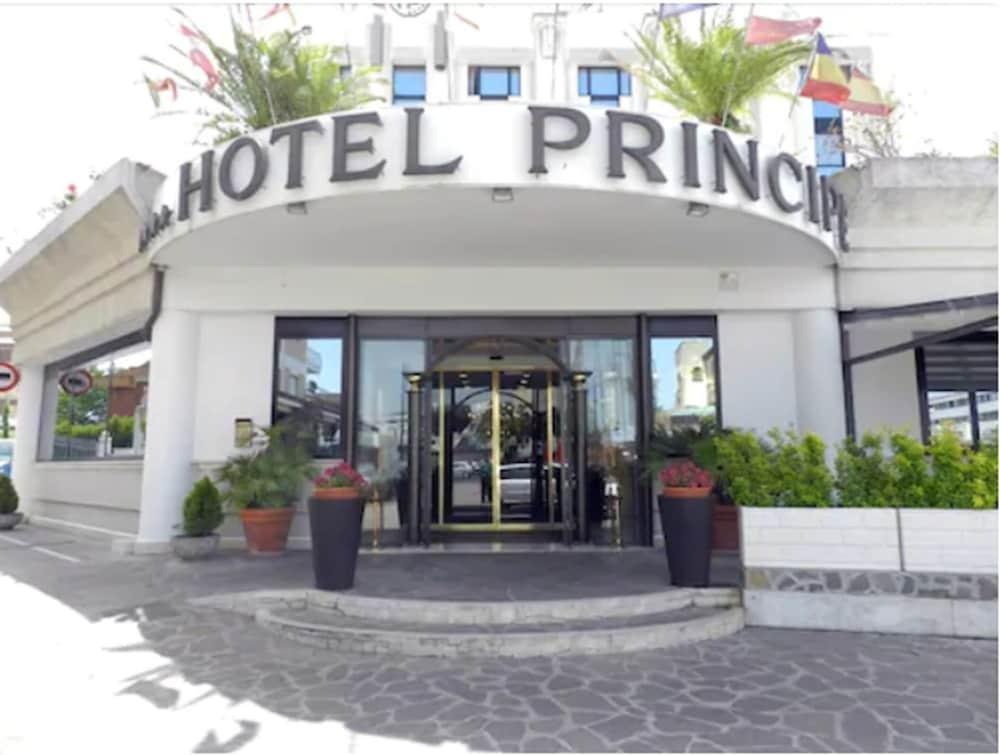 Hotel Principe Pomezia Esterno foto