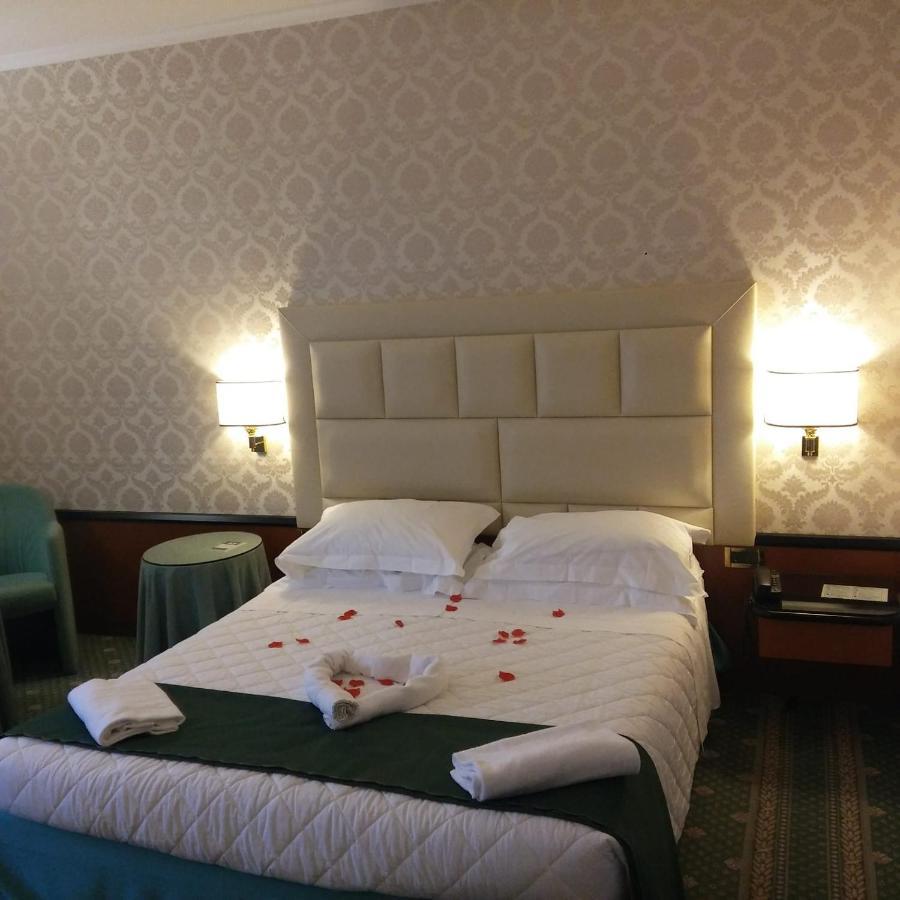 Hotel Principe Pomezia Esterno foto